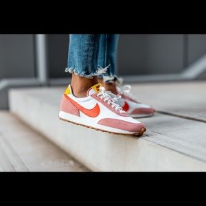Nike Women’s Daybreak Cedar/Team Orange-Night M